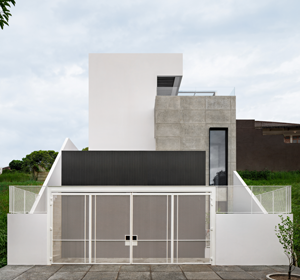 <span>W House</span><i>→</i>