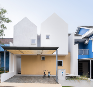 <span>ZA House</span><i>→</i>